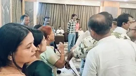 पटना : नगर निगम की बैठक में हंगामा, मेयर और आयुक्त के बीच टकराव, पार्षदों में हाथापाई