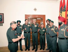 सेनाध्यक्ष ने की नव नियुक्त कमांड सूबेदार मेजर्स के साथ बातचीत