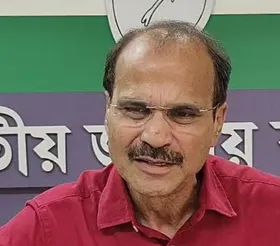 पायलटों पर दोषी ठहराना उचित नहीं: अधीर रंजन चौधरी