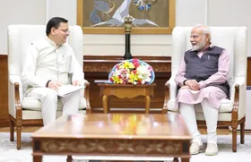 मुख्यमंत्री धामी ने प्रधानमंत्री मोदी से की मुलाकात, श्री कार्तिक स्वामी मंदिर की प्रतिकृति भेंट की