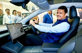 मुंबई के बाद दिल्ली में भी जल्द शोरूम खोलेगी टेस्ला, सुपरचार्जर का भी नेटवर्क करेगी तैयार
