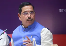 जलवायु समाधान तलाश रही दुनिया में 'भारत' दिखा रहा राह : प्रल्हाद जोशी