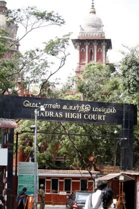 मद्रास हाई कोर्ट का फैसला, विदेशी आयुर्वेदिक दवाओं के आयात के लिए अनिवार्य होगा लाइसेंस