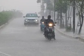 गुजरात में भारी बारिश का कहर, मौसम विभाग ने दी चेतावनी