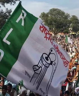 नोएडा में दुकान पर नेम प्लेट को लेकर राजनीति गरमाई, आरएलडी महासचिव ने कहा- पोस्टर लगाने से कोई हिंदू नहीं बन जाता