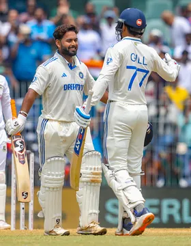 धोनी को पछाड़ कर सर्वाधिक टेस्ट शतक जड़ने वाले भारतीय विकेटकीपर बने पंत