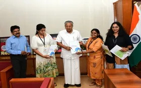 വനിതാ സ്റ്റാർട്ടപ്പ് സംരംഭകർക്കുള്ള ഹാന്‍ഡ്ബുക്ക് മുഖ്യമന്ത്രി പ്രകാശനം ചെയ്തു