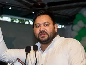ബിഹാറിലെ വോട്ടുകൾ മോഷ്ടിക്കാൻ തെരഞ്ഞെടുപ്പ് കമ്മീഷനുമായി ബിജെപി ഒത്തുകളിക്കുന്നു; തേജസ്വി യാദവ്‌