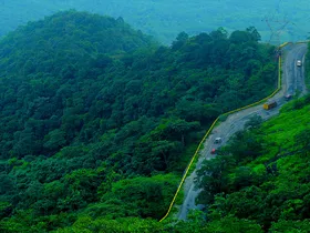 വയനാട്ടിൽ ദുരന്ത ഭീഷണിയുള്ള മേഖലയിലെ ടൂറിസം കേന്ദ്രങ്ങൾ അടയ്ക്കാൻ ഉത്തരവ്. കണ്‍ട്രോള്‍ റൂം തുറന്നു