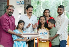 മാജിക് ഹോം പദ്ധതിയിലെ സ്നേഹഭവനം കൈമാറി: വയനാട്ടിലെ നിസ്സാനും നിസ്സിക്കും ഇനി സ്വന്തം വീടിൻ്റെ തണൽ