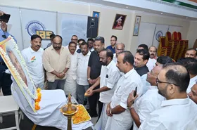 ഉമ്മൻചാണ്ടി സമൂഹത്തിന് വേണ്ടി ജീവിതം ഉഴിഞ്ഞുവെച്ച നേതാവ്: ഐഒസി - ഒഐസിസി ഗ്ലോബൽ കോർഡിനേറ്റർ മഹാദേവൻ വാഴശ്ശേരിൽ