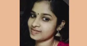 കോ​ഴി​ക്കോ​ട് യു​വ​തി​യെ ഭ​ർ​തൃ​ഗൃ​ഹ​ത്തി​ൽ മ​രി​ച്ച നി​ല​യി​ൽ ക​ണ്ടെ​ത്തി. അ​സ്വാ​ഭാ​വി​ക മ​ര​ണ​ത്തി​ന് കേ​സെ​ടു​ത്ത് പോ​ലീ​സ്