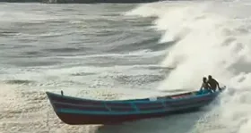 കോ​യി​പ്രം നെ​ല്ലി​ക്ക​ലി​ൽ പു​ഞ്ച​യി​ൽ വ​ള്ളം മ​റി​ഞ്ഞ് ര​ണ്ട് യു​വാ​ക്ക​ൾക്ക് ദാരുണാന്ത്യം. ഒ​രാ​ൾ​ക്കാ​യി തെ​ര​ച്ചി​ൽ തു​ട​രു​ന്നു