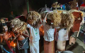 ശബരിമല നിറപുത്തരി രഥഘോഷയാത്രയ്ക്ക് കോന്നി കല്ലേലി ഊരാളി അപ്പൂപ്പൻ കാവിൽ വരവേൽപ് നൽകി