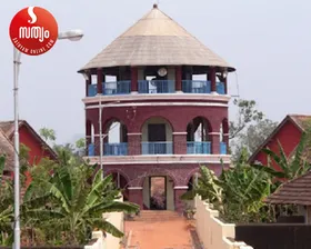 ഗോവിന്ദച്ചാമിയല്ല, ഏത് കുറ്റവാളിക്കും ചാടിപ്പോകാവുന്നത്ര ദുർബലമായ സുരക്ഷ. ജയിലുകളിൽ അടിമുടി സുരക്ഷാ പഴുതുകൾ. ജയിലുകൾക്ക് താങ്ങാനാവുന്നതിലേറെ തടവുകാർ. സുരക്ഷയ്ക്കും നിരീക്ഷണത്തിനും മതിയായ ജീവനക്കാരില്ല. വൈദ്യുതി വേലി ഒരിടത്തും പ്രവർത്തിക്കുന്നില്ല. ജയിലുകളിൽ രാഷ്ട്രീയ സംഘർഷ സാദ്ധ്യതയുണ്ടെന്ന് രഹസ്യാന്വേഷണ വിഭാഗത്തിന്റെ മുന്നറിയിപ്പും. ജയിലുകളിലെ സർക്കാരിന്റെ അലംഭാവം സമൂഹത്തിന്റെ സുരക്ഷയ്ക്ക് ഭീഷണി