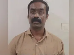 കെഎസ്ആര്‍ടിസി ബസില്‍ യുവതിക്ക് നേരെ നഗ്നതാ പ്രദര്‍ശനം. പ്രതി പിടിയില്‍. ഇയാളുടെ പ്രവര്‍ത്തികള്‍ യുവതി മൊബൈല്‍ ക്യാമറയില്‍ പകര്‍ത്തിയിരുന്നു