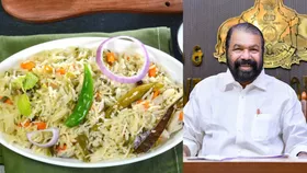 സംസ്ഥാനത്തെ സ്‌കൂളുകളില്‍ പുതിയ ഉച്ചഭക്ഷണ മെനു ഇന്ന് മുതല്‍ നിലവില്‍ വരും. ഫണ്ട് കണ്ടെത്തുന്നതോർത്ത് നെഞ്ചിൽ തീയുമായി അധ്യാപകര്‍. അധ്യാപകർക്ക് തിരിച്ചടിയായി വിലക്കയറ്റവും. തുക വര്‍ധിപ്പിക്കില്ലെന്ന നിലപാടിൽ ഉറച്ചു വിദ്യാഭ്യാസ വകുപ്പ്