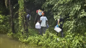 കര്‍ണാടക കൂട്ട ശവസംസ്‌കാരം: അന്വേഷണത്തിനിടെ എസ്ഐടി മനുഷ്യ അസ്ഥികൂടങ്ങള്‍ കണ്ടെത്തി, അസ്ഥികൂടത്തിനൊപ്പം പാൻ കാർഡും ഡെബിറ്റ് കാർഡും കണ്ടെത്തി. 1995 മുതല്‍ 2014 വരെ 100 മൃതദേഹങ്ങള്‍ കുഴിച്ചിട്ടതായി അവകാശവാദം