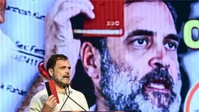 ഞങ്ങൾ തോറ്റതോ തോൽപിക്കപ്പെട്ടതോ? നമ്മുടെ രാഷ്ട്രനേതാക്കളുടെ ഭാവിവീക്ഷണം ഭരണഘടനയിൽ പ്രതിഫലിക്കുന്നു. ഭരണഘടനയുടെ അടിസ്ഥാനം ഒരാൾക്ക് ഒരു വോട്ട് എന്നതാണെന്ന് രാഹുൽ ഗാന്ധി