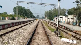 മഥുര റെയിൽവേ ട്രാക്കിൽ യുവാവിന്റെയും യുവതിയുടെയും വികൃതമാക്കിയ മൃതദേഹങ്ങൾ കണ്ടെത്തി