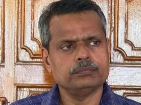 'കേരളം കൂടെ നിന്നു. കൂടെയുള്ളവർ വെള്ളി നാണയങ്ങൾക്ക് വേണ്ടി പിന്നിൽ നിന്നും കുത്തി'. ആർക്കെതിരെയും ഒരു പരാതിയുമായും മുന്നോട്ടില്ലെന്ന് ഡോ. ഹാരിസ്