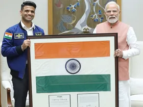 ശുഭാംശു ശുക്ലയുമായി കൂടിക്കാഴ്ച നടത്തി പ്രധാനമന്ത്രി നരേന്ദ്ര മോദി. ശുഭാംശുവിന്റെ നേട്ടത്തില്‍ ഇന്ത്യ അഭിമാനിക്കുന്നുവെന്ന് പ്രധാനമന്ത്രി