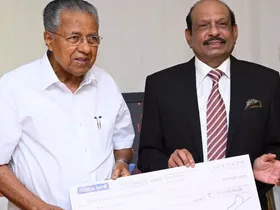വയനാട് പുനരധിവാസം. മുഖ്യമന്ത്രിയുടെ ദുരിതാശ്വാസനിധിയിലേക്ക് 10 കോടി രൂപ കൈമാറി ഡോ. എം. എ യൂസഫലി