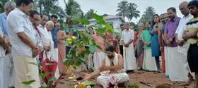 പിരായിരി ശ്രീ കണ്ണുകോട്ടു ഭഗവതി ക്ഷേത്ര മൈതാനത്ത് ആൽമരം നട്ടു