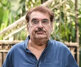 ചില ആളുകള്‍ക്ക് ഞാന്‍ ജീവിച്ചിരിക്കുന്നതില്‍ അസ്വസ്ഥതയുണ്ടെന്ന് തോന്നുന്നു, ജീവിച്ചിരിപ്പുണ്ടെന്ന് ആളുകളോട് പറഞ്ഞ് എന്റെ തൊണ്ടയും നാവും ചുണ്ടുകളും വറ്റിവരണ്ടു: റാസ മുറാദ്