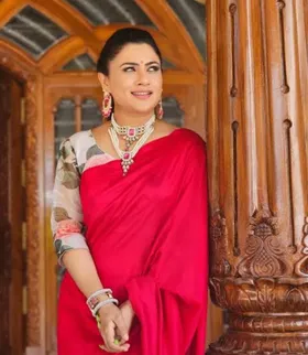 ഞാന്‍ തലയില്‍ തുണിയിട്ട് നടക്കണമെന്നൊന്നും ഭര്‍ത്താവ് പറയാറില്ല, എന്റെ ഇഷ്ടത്തിനാണ് മതം മാറിയത്: സീരിയല്‍ നടി സ്മിത