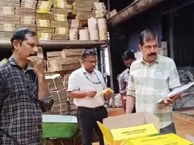 ഓപ്പറേഷന്‍ ലൈഫ്; വെളിച്ചെണ്ണ വിപണന കേന്ദ്രങ്ങളില്‍ ഭക്ഷ്യ സുരക്ഷാ വകുപ്പിന്റെ മിന്നല്‍ പരിശോധന. മായം ചേര്‍ത്തെതെന്ന് സംശയം, 4513 ലിറ്റര്‍ വെളിച്ചെണ്ണ പിടികൂടി