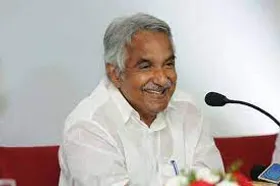 കീറല്‍ വീണ ഖദര്‍ ഷര്‍ട്ടിന്റെ ആര്‍ഭാടരാഹിത്യമാണ് ഉമ്മന്‍ ചാണ്ടിയെന്ന് വി ഡി സതീശൻ
