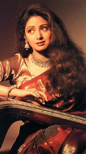 सिर्फ 4 साल की ऐज में बॉलिवुड की चांदनी Sridevi ने शुरू किया था एक्टिंग का सफर