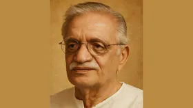 जब दिल में दर्द हो और चेहरे पर मुस्कान, तो याद आती है Gulzar Sahab की ये शायरियां