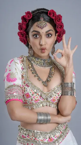 Kiara Advani के इस देसी Diva लुक ने जीता फैंस का दिल