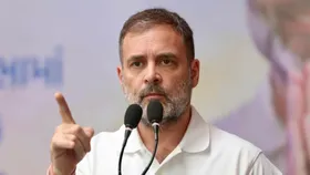 Rahul Gandhi attacks PM Modi: क्यों कहा ट्रंप की टैरिफ डेडलाइन के आगे झुक जाएंगे मोदी