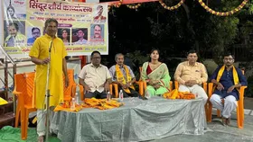 रामेष्ट धाम में सिंदूर शौर्य काव्योत्सव, जवानों के पराक्रम वाली कविताओं पर खूब बजीं तालियां
