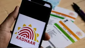 Aadhaar Card Update: घर बैठे बदलें मोबाइल नंबर, पता और नाम, UIDAI ला रहा नया ऐप