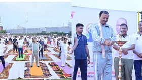 International Yoga Divas : डिप्टी सीएम मौर्य ने कहा योग भारत की अनमोल देन