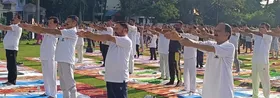Moradabad: योग दिवस पर मुरादाबाद में दिखा जोश और जागरूकता, कंपनी बाग बना योग की पाठशाला