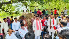 फरीदपुर के रुरिया गांव में अंबेडकर प्रतिमा हटाने पर भारी आक्रोश, सपा ने दी आंदोलन की चेतावनी