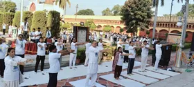 International Yoga Day: 250 साल पुराने किले की प्राचीर के अंदर हुआ योग, 120 साल पुरानी हामिद मंजिल बनी गवाह