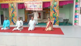 विद्या भारती ब्रज प्रदेश ने मनाया अंतर्राष्ट्रीय योग दिवस: सरस्वती शिशु मंदिर में योग, ध्यान और निरोगता का संदेश