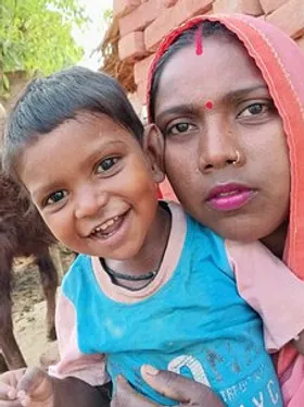 पारिवारिक विवाद ने छीन ली मासूम की हंसी: मां ने बेटे संग खाया ज़हर, महिला की मौत, बच्चा गंभीर