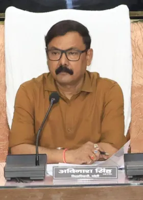 कांवड़ यात्रा के मार्गों को जगमग कर गड्ढा मुक्त कराएगा नगर निगम