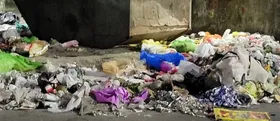 Moradabad: घर के सामने कूड़ा डालने को लेकर विवाद, दंपति घायल