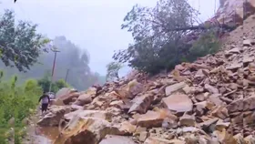 Mussoorie: दरका पहाड़ और शहर जलमग्न...मानसून की पहली बारिश ने खोली नगर पालिका और प्रशासन की पोल