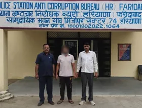 DTP Office की सूचनाएं भूमा‍फ‍ियाओं तक पहुंचाने की एवज में वसूलते थे रकम