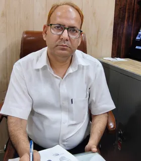 Budaun: फर्जी बैनामा कराने आई महिला को रजिस्‍ट्रार ने पकडा, हैरत में रजिस्‍ट्री कार्यालय
