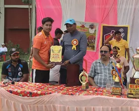 Shahjahanpur News: एलीट प्रीमियर लीग का आगाज़, बैटल लॉर्ड्स ने एक्वा वॉरियर्स को 60 रन से हराया